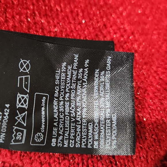 H&M RED CREW SWEATER ♥️🍁 - Picture 11 of 11